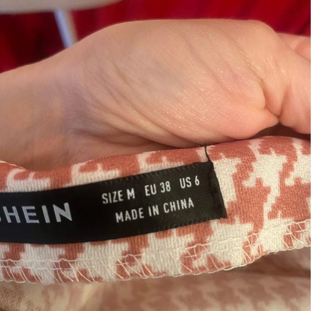 ❌SOLD❌ SHEIN FITTED DRESS MEDIUM - Picture 3 of 4